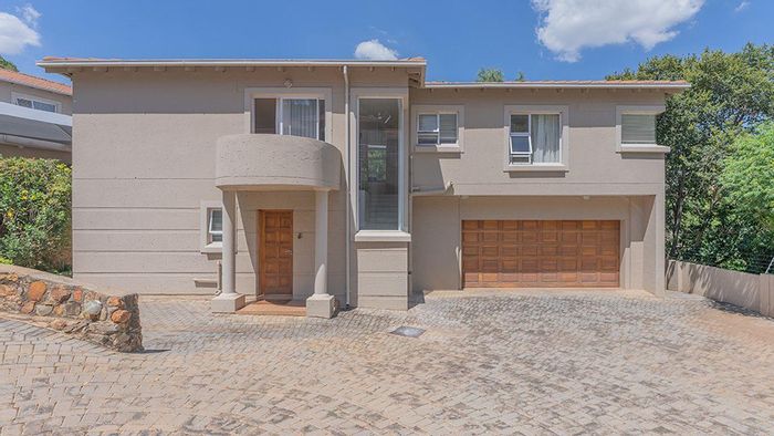 For Sale: Glenvista Townhouse with 3 bedrooms, double garage, and private garden.