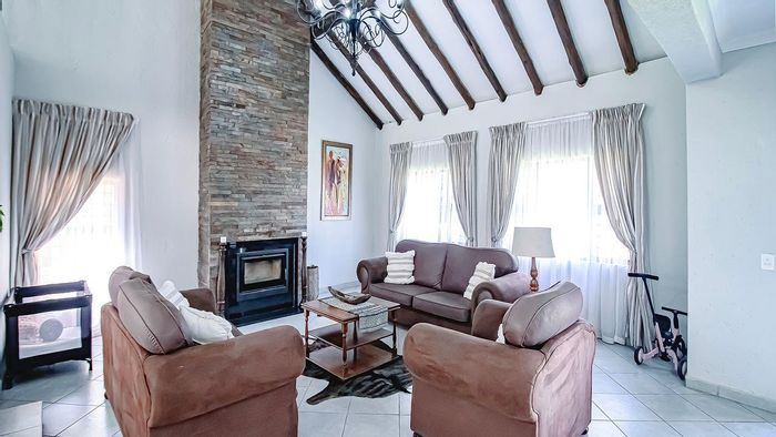 House for Sale in Sterrewag: Private garden, flatlet, double garage, no load shedding.