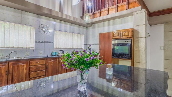 For Sale: 6-Bedroom House in Moreleta Park with Flatlet and Pool Potential.