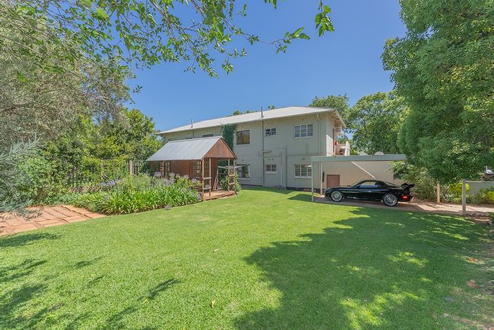 For Sale: Townhouse in Modderfontein with pet-friendly garden and excellent amenities.