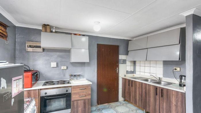 Lenasia House For Sale: 3 Bedrooms, open plan living, garage with extra room.