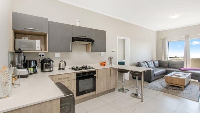 For Sale: 2-Bedroom Apartment in Carlswald with Pool, Security, and Proximity to Amenities.