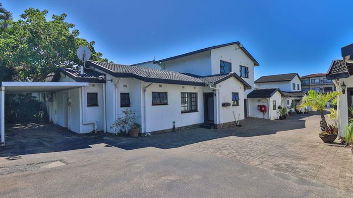 For Sale: Townhouse in St Michaels On Sea with pool, patio, and close amenities.