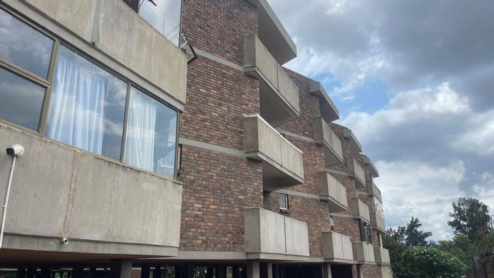 For Sale: 3-Bedroom Apartment in Silverton with Big Balcony and Upgraded Kitchen.
