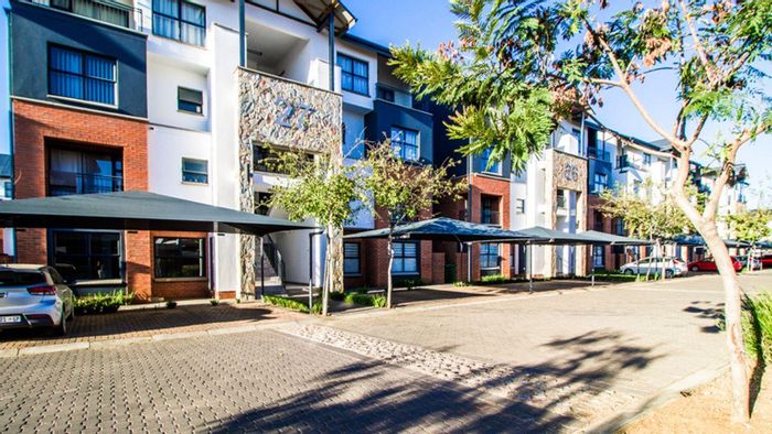 For Sale: Apartment in Bronkhorstfontein AH with lagoon, gym, and spa amenities.