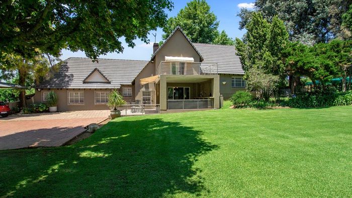 For Sale: Glen Austin AH House with 4 beds, stables, garages, and investment potential.