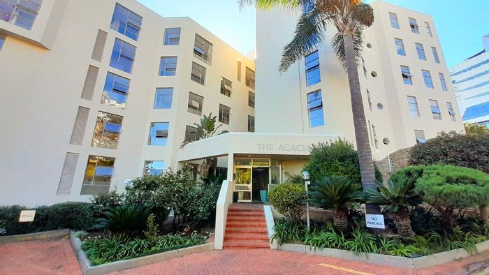 For Sale: 3-Bedroom Apartment in Sandhurst with pool, garage, and great views.