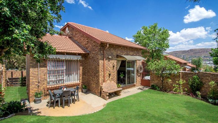 For Sale: 3 Bed Townhouse in Wilgeheuwel with garden, parking, and recent renovations.