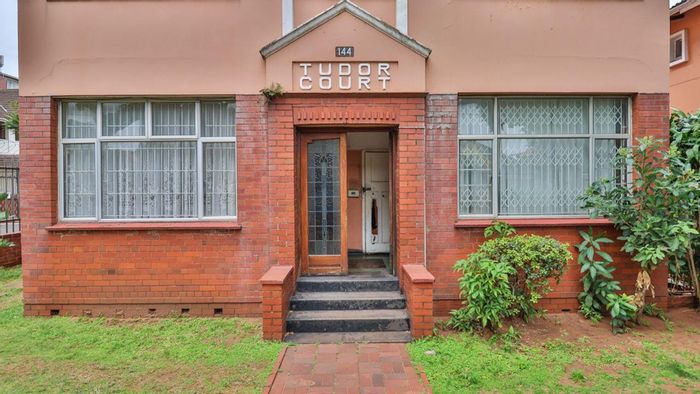 For Sale: Apartment in Glenwood with 2 bedrooms, garage, and secure garden area.