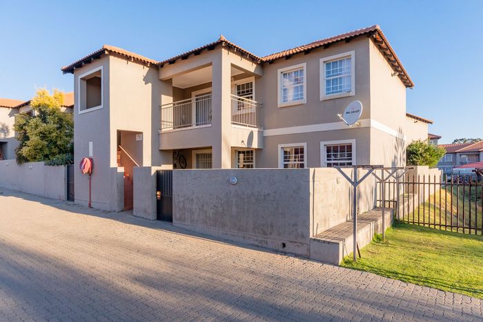 Rynfield AH Townhouse For Sale: 2 beds, balcony, security, pet-friendly, prepaid electricity.