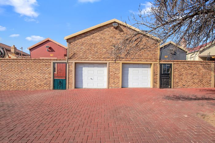 For Sale: Unique dual home in Benoni Central, ideal for families or rental income.
