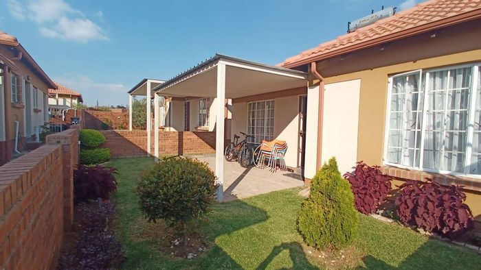 For Sale: 2-Bedroom Townhouse in The Reeds with garden, parking, and security.