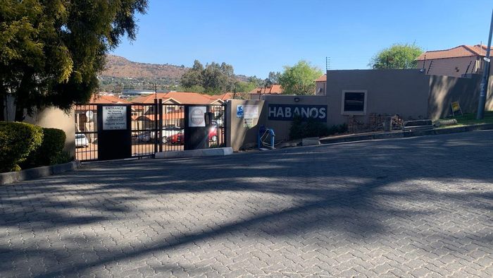 For Sale: 2-Bedroom Apartment in Wilgeheuwel with Secure Access and Private Balcony.