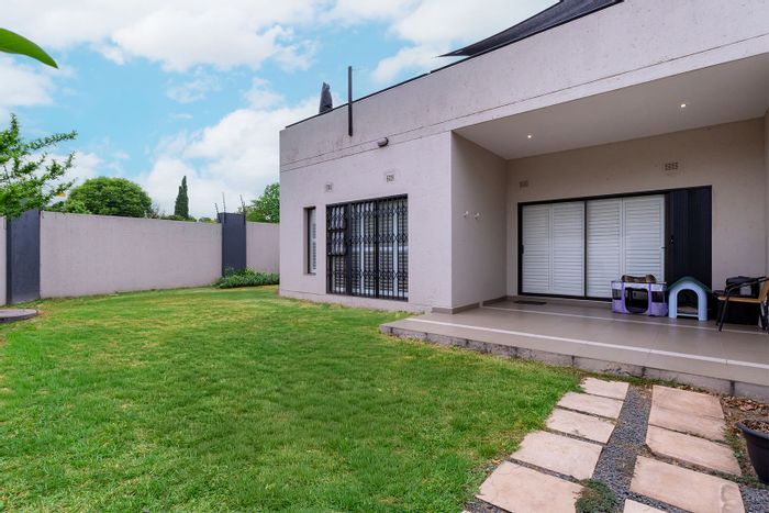 For Sale: Townhouse in Morning Hill with garden, secure access, and gourmet kitchen.