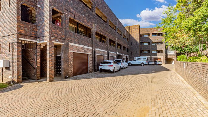 2-Bedroom Apartment For Sale in Croydon with Secure Parking and Braai Area.