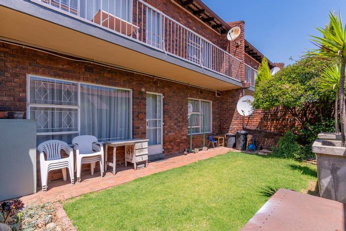 Ground-floor apartment in Dayanglen with private garden and secure garage. For Sale.