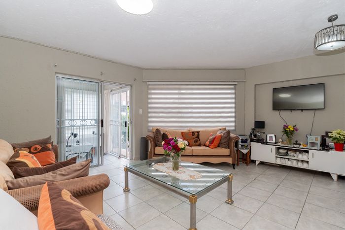 1-Bedroom Apartment For Sale in Bedford Gardens with Pool, Clubhouse, and Security.