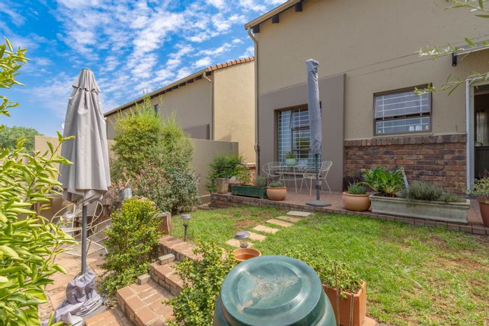 For Sale: Townhouse in Dowerglen Ext 4 with 2 beds, 2 baths, and balcony.