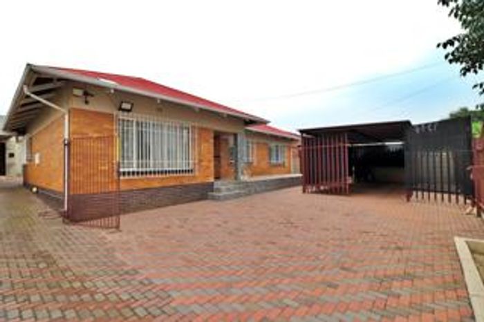 For Sale: Spacious 4-Bedroom House in Gerdview with Entertainment Area and Security Features.