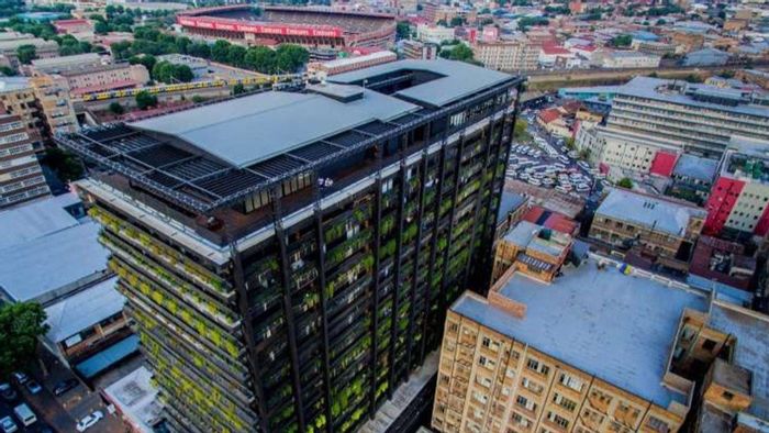 New Doornfontein Apartment For Sale: Rooftop restaurant, secure, near amenities.