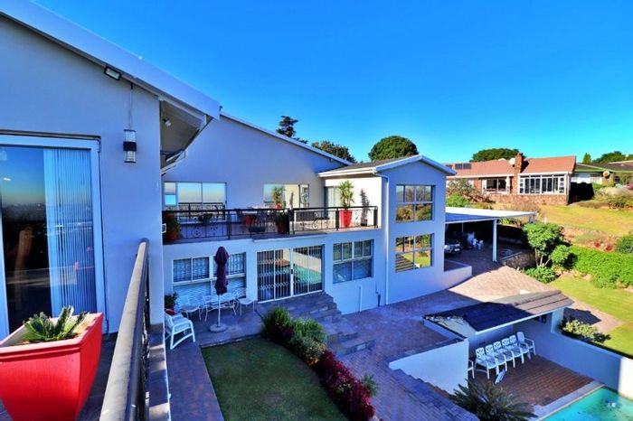 For Sale: Spacious Sunnyridge house with pool, study, flatlet, and ample parking.