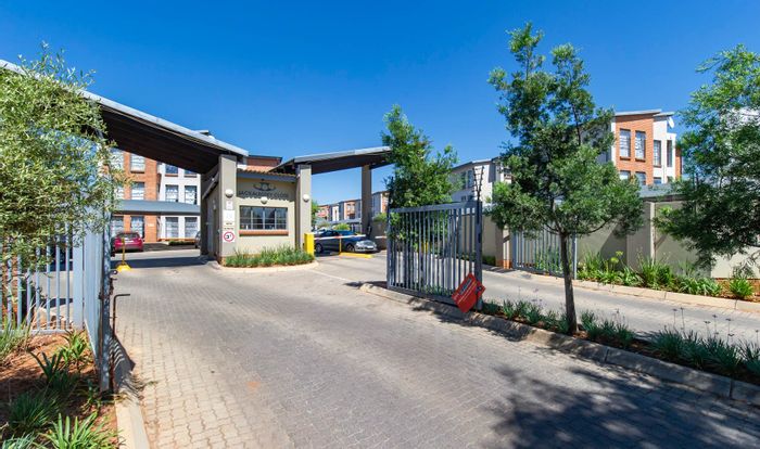 For Sale: Apartment in Jansenpark with pool, garden, and secure parking.