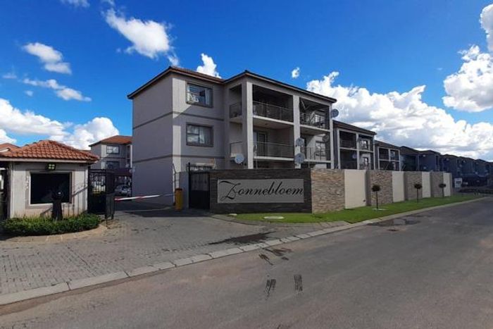 For Sale: Apartment in Bardene with secure parking, communal garden, and open plan living.