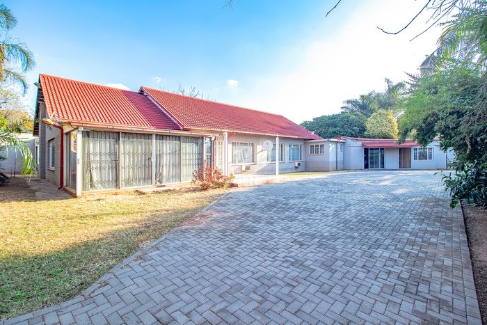 Brooklyn House For Sale: 4 bachelor units, 8 beds, generator, close to amenities.