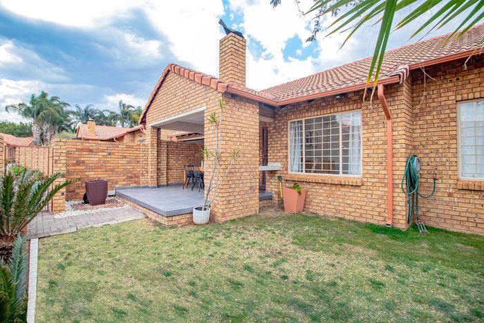 For Sale: Townhouse in The Wilds with private garden, solar system, and clubhouse access.