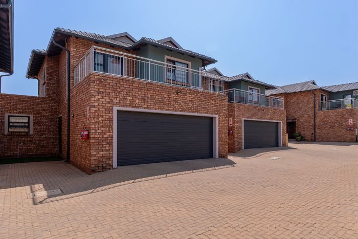 Rynfield Cluster For Sale: 3 Bedrooms, Private Garden, Solar System, Secure Estate.