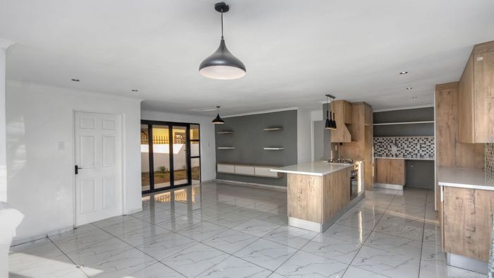 Ennerdale House For Sale: 3 Bedrooms, 2 Bathrooms, Open Plan Living, Braai Patio.
