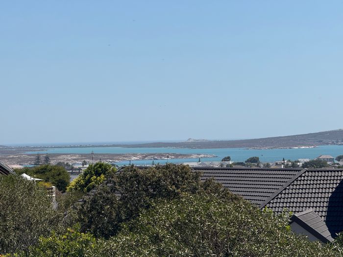 Vacant Land Residential For Sale in Country Club: 1300sqm, fully serviced, no levies.