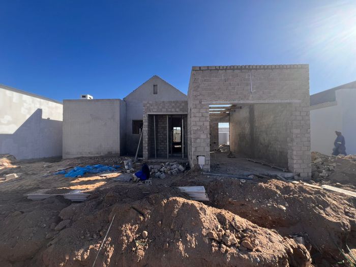 For Sale: House in Laguna with 2 en-suite bedrooms, indoor braai, and secure access.