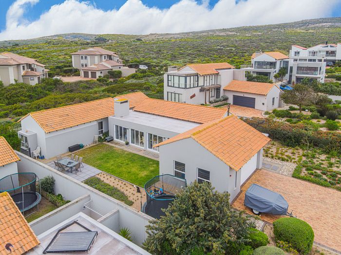 For Sale: House in Langebaan Country Estate with golf access, spacious garden, and inverter.