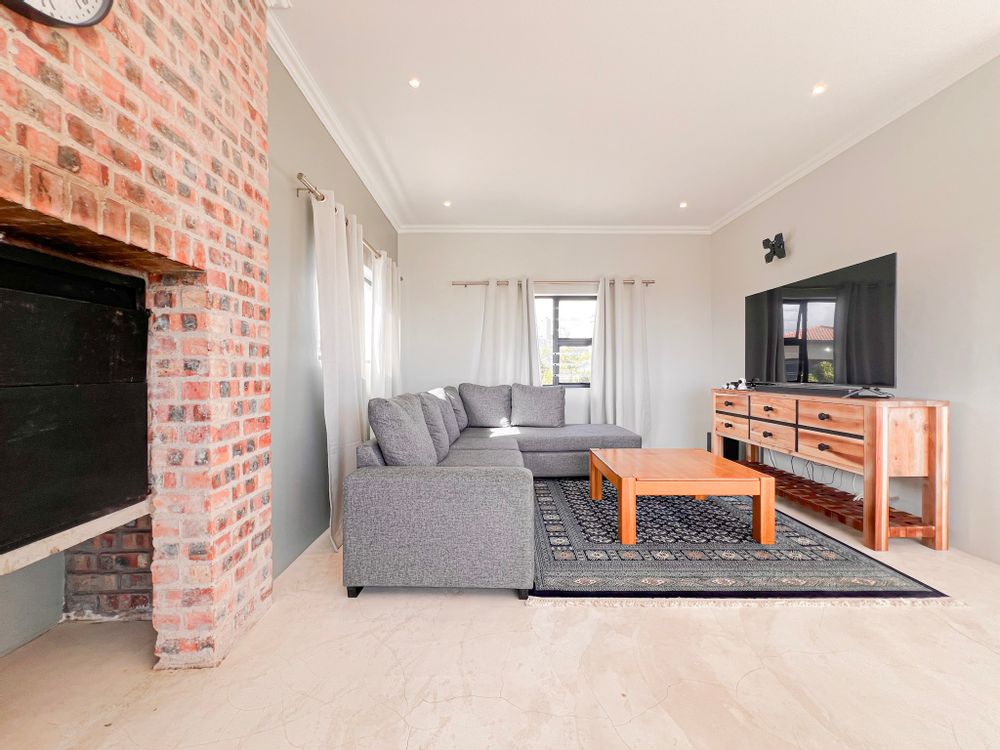 Living Area (Upstairs)