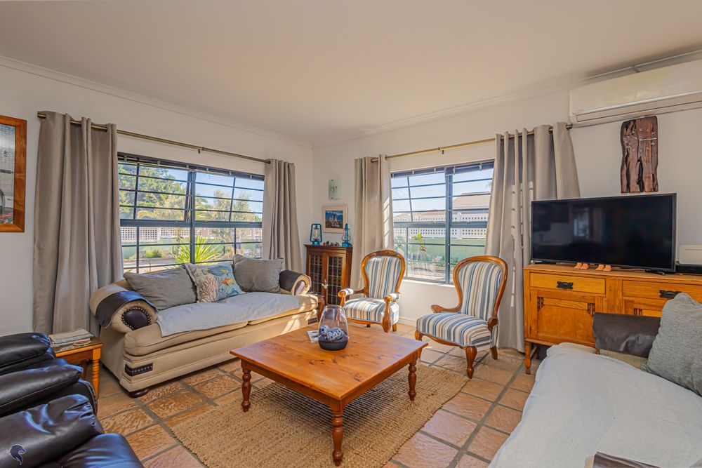 Living Area (Downstairs)