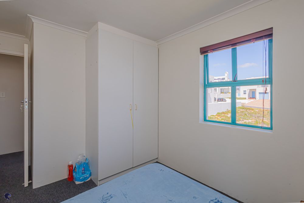 2nd Bedroom (Upstairs)