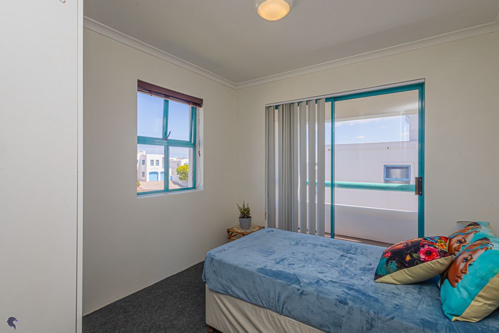 2nd Bedroom (Upstairs)