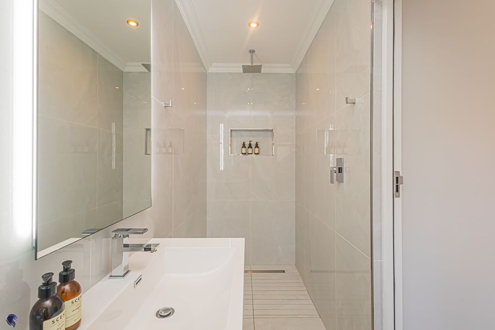 Second Bedroom En-Suite