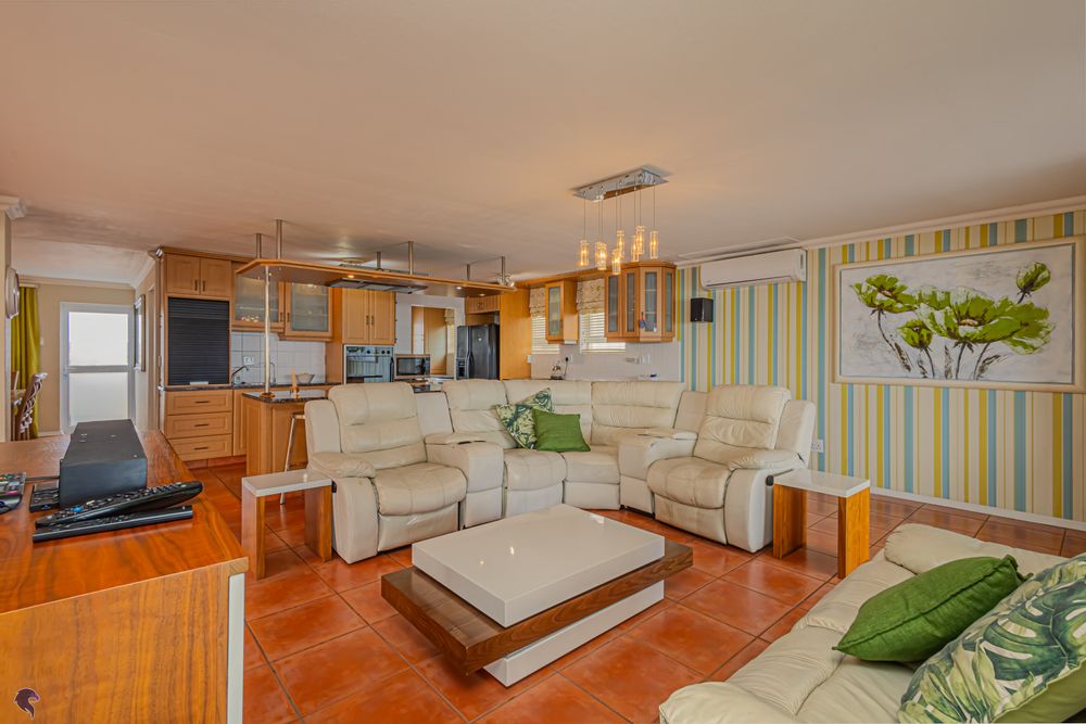 Living Area (Upper Level)