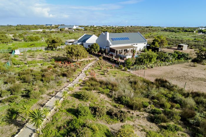 For Sale: Long Acres Country Estate Small Holding with equestrian facilities and pool.