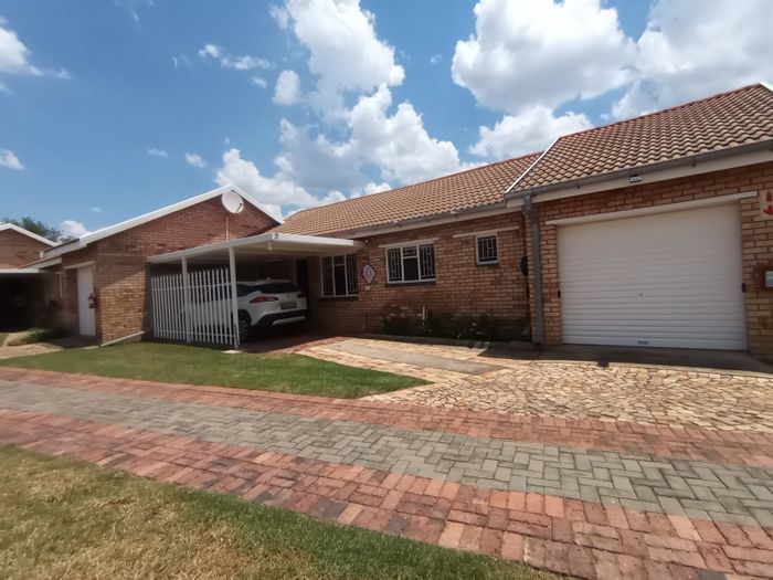 For Sale: Townhouse in Parys Central with solar system, garage, and study.