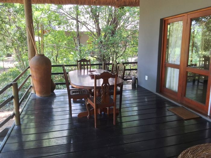For Sale: Townhouse in Phalaborwa Central with pool, Wi-Fi, and dam views.