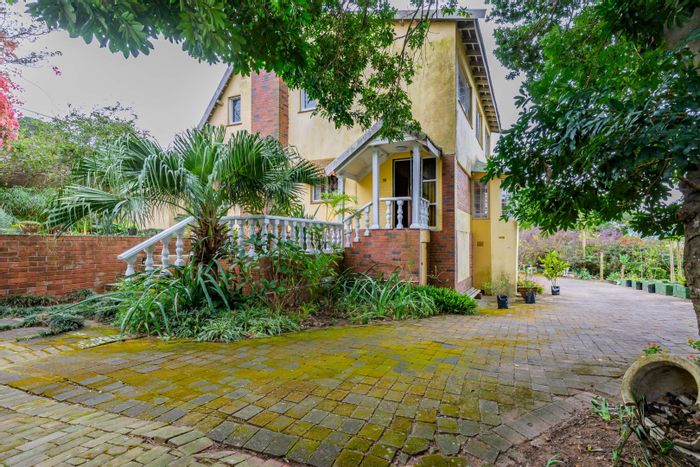 Berkshire Downs House For Sale: 3 bedrooms, study, patio, garden, secure parking.