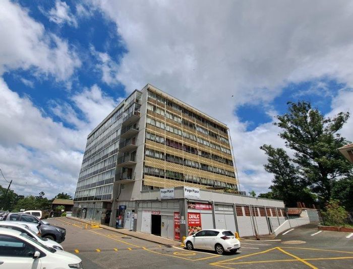 Pinetown Central Apartment For Sale: 1 bed, secure parking, shops below.