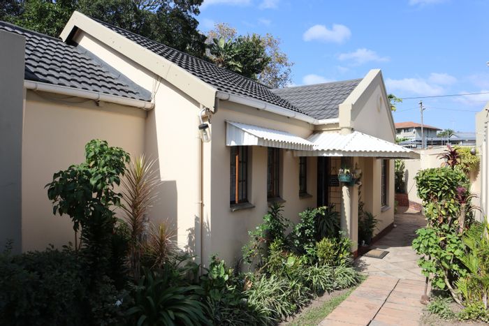 3-Bedroom House For Sale in Pinetown Central with patio, braai, and security features.