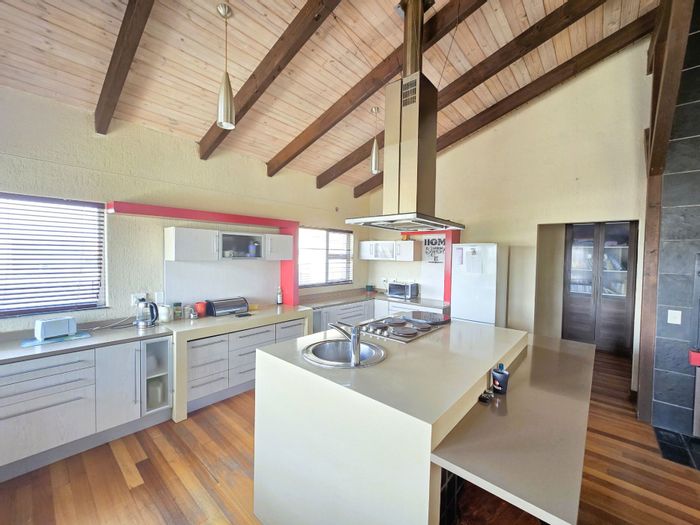 For Sale: House in Rossmund Golf Estate with 2 bedrooms, en-suites, and garage.