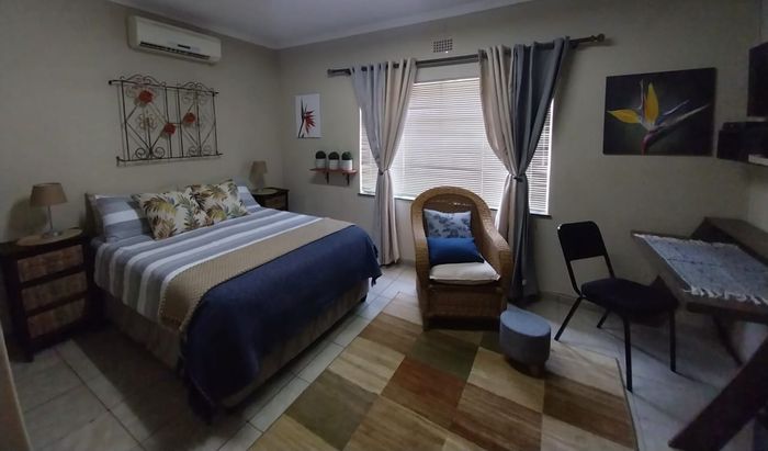 One-bedroom apartment in Mokopane Central with laundry, dining, and meal services. To Rent.