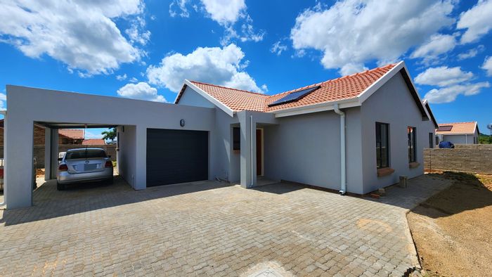 Townhouse To Rent in Ivydale AH: 3 bedrooms, security, garage, and outdoor braai.