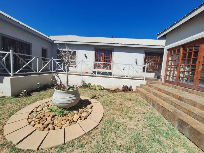 Bendor Ridge House For Sale: 3 bedrooms, entertainment area, and ample parking.